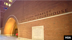 2024年1月23日,波士顿一名中国留学生被控涉嫌威胁活动人士一案开庭第二天,控辩双方继续在波士顿联邦地区法院出庭对质。(美国之音视频截图)