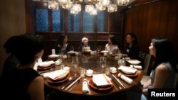 美财长耶伦在北京与一些中国女性经济学家共进午餐。(2023年7月8日)