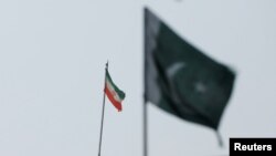 အီရန်အလံနဲ့ ပါကစ္စတန်အလံ