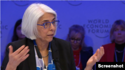 白宫科技政策办公室主任阿拉蒂·普拉巴卡尔(Arati Prabhakar)2024年1月17日在瑞士达沃斯出席世界经济论坛