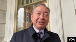 驻美国台北经济文化代表处代表俞大㵢在与美国国会议长会面后接受媒体采访。(2024年1月9日,美国之音锺辰芳拍摄)