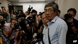 资料照:被中国拘押了几个月的香港书商林荣基在香港举行记者会。(2016年6月16日)