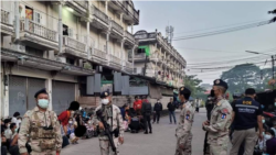 အထောက်အထားမဲ့ မြန်မာ ၁၀၀ ကျော် ထိုင်းအာဏာပိုင်တွေဖမ်းဆီး အထောက်အထားမဲ့ မြန်မာ ၁၀၀ ကျော် ထိုင်းအာဏာပိုင်တွေဖမ်းဆီး