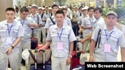 Một nhóm công nhân xuất khẩu lao động từ Việt Nam sang Hàn Quốc. Xuất khẩu lao động được xem là một lĩnh vực góp phần phát triển nguồn nhân lực, giải quyết việc làm và tăng nguồn thu ngoại tệ cho Việt Nam.