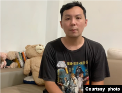 位于台北的影像业自由接案工作者陈廷威(美国之音特约记者杨安拍摄)。