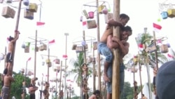 အင်ဒိုလွတ်လပ်ရေးနေ့ ချောတိုင်တက်ပွဲ
 အင်ဒိုလွတ်လပ်ရေးနေ့ ချောတိုင်တက်ပွဲ