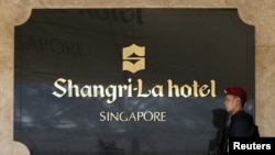 第15届亚洲安全峰会星期五正式在新加坡的香格里拉大酒店拉开序幕,会议场所安保措施严密。