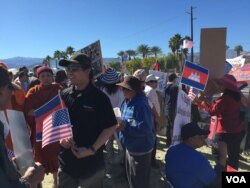 美国东盟峰会外的抗议者(美国之音莉雅拍摄)