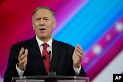 美国前国务卿蓬佩奥在佛罗里达州举行的一个保守派会议上讲话。(2022年2月25日)