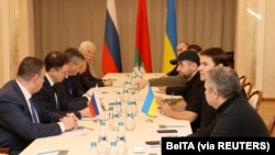 乌克兰和俄罗斯的谈判代表在白俄罗斯戈梅利举行停火谈判。(2022年2月28日)