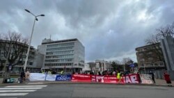 ICJ တရားရုံးရှေ့ ပြည်ပရောက် မြန်မာတွေ ဆန္ဒပြ ICJ တရားရုံးရှေ့ ပြည်ပရောက် မြန်မာတွေ ဆန္ဒပြ