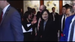 蔡英文抵达休斯顿过境 台侨热情迎接 蔡英文抵达休斯顿过境 台侨热情迎接