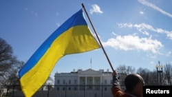 Фото для ілюстрації: акція на підтримку України поблизу Білого дому, США.
