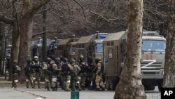 Архівне фото: Російськи військові в Херсоні, в березні 2022 року