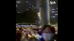 成都民众走上街头呼吁新闻自由、言论自由 