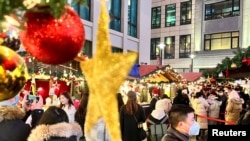 2022年12月24日,上海的圣诞集市