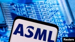 资料照片:全球最重要的半导体设备生产商之一、荷兰公司阿斯麦(ASML)的标志。