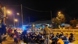 မဲဆောက်အထွက် ဟင်းသီးဟင်းရွက်ကားမှာ မြန်မာ ၅၀ကျော်ဖမ်းဆီးမိ မဲဆောက်အထွက် ဟင်းသီးဟင်းရွက်ကားမှာ မြန်မာ ၅၀ကျော်ဖမ်းဆီးမိ