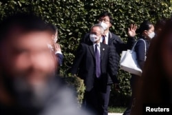 美国白宫国家安全顾问沙利文与中共中央政治局委员、中共中央外事办主任杨洁篪在意大利罗马的Cavalieri希尔顿酒店就乌克兰局势举行会谈后,中国代表团离开酒店。(2022年3月14日)