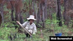 Từ năm 1964 đến 1973, Mỹ rải hơn 2 triệu tấn bom xuống Lào trong chiến dịch bí mật để đối phó với các đường tiếp tế của quân Bắc Việt dọc theo đường mòn Hồ Chí Minh.