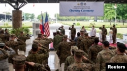 美军与菲律宾军队在马尼拉举行年度“肩并肩”联合军演的开幕式。(2022年3月28日)
