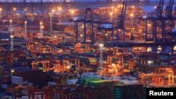 资料照:广东深圳盐田港鸟瞰 (2019年7月4日)