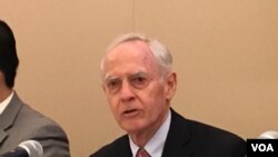 美国约翰霍普金斯大学访问教授卜道维2019年1月17日参加全球台湾研究所座谈会(美国之音钟辰芳拍摄)