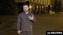 乌克兰总统泽连斯基2022年3月30日晚发表讲话(乌克兰总统府视频截图)