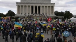 Сотні людей вийшли на акцію підтримки України у Вашингтоні цієї неділі: до чого закликають активісти. Відео  Сотні людей вийшли на акцію підтримки України у Вашингтоні цієї неділі: до чого закликають активісти. Відео
