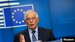 欧盟外交事务高级代表博雷利(Josep Borrell)2020年6月15日在召集外交事务对话会后见记者(路透社)