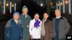 资料照:林培瑞(左二)与方励之(右一)等人合影。左起:苏晓康、林培瑞、李淑娴、李晓蓉在奥斯陆