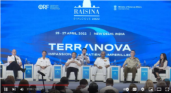 美国印太司令部司令阿奎利诺(John C. Aquilino)(左二)4月27日参加了由印度观察家研究基金会(ORF)与印度外交部合作举办的第7届瑞辛纳对话(Raisina Dialogue)年度会议活动。(照片来源: ORF油管频道截图)