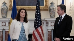 瑞典外交大臣安·林德2022年5月4日在华盛顿与美国国务卿布林肯会晤(路透社)