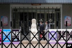 北京朝阳区一所小学因疫情关闭。(2022年4月28日)