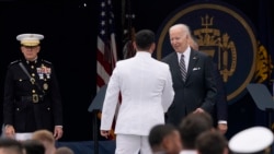 美国总统拜登向海军学院毕业生发表讲话 美国总统拜登向海军学院毕业生发表讲话