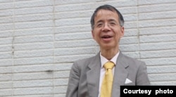 2021年3月移民英国的邬小鹤牧师正准备出版一本英文书籍名为《暴政下的抗争》,讲述2019年香港反送中运动的背景以及抗争者争取民主自由的诉求 (邬小鹤社交网站图片)