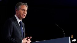 资料照片:美国国务卿布林肯在乔治·华盛顿大学发表美国对华政策演讲。(2022年5月26日)