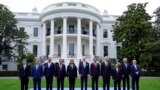 2022年5月12日，东南亚国家联盟(东盟)领导人在华盛顿白宫南草坪与美国总统拜登合影。（美联社）