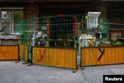 上海封城在围栏后的市民(2022年5月16日)