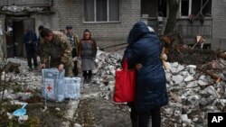 Người dân Ukraine ở Chasiv Yar, ngày 27/11/2022.