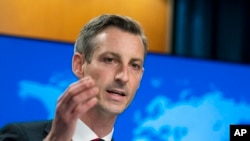 资料照片:美国国务院发言人普赖斯在记者会上。(2022年3月10日)