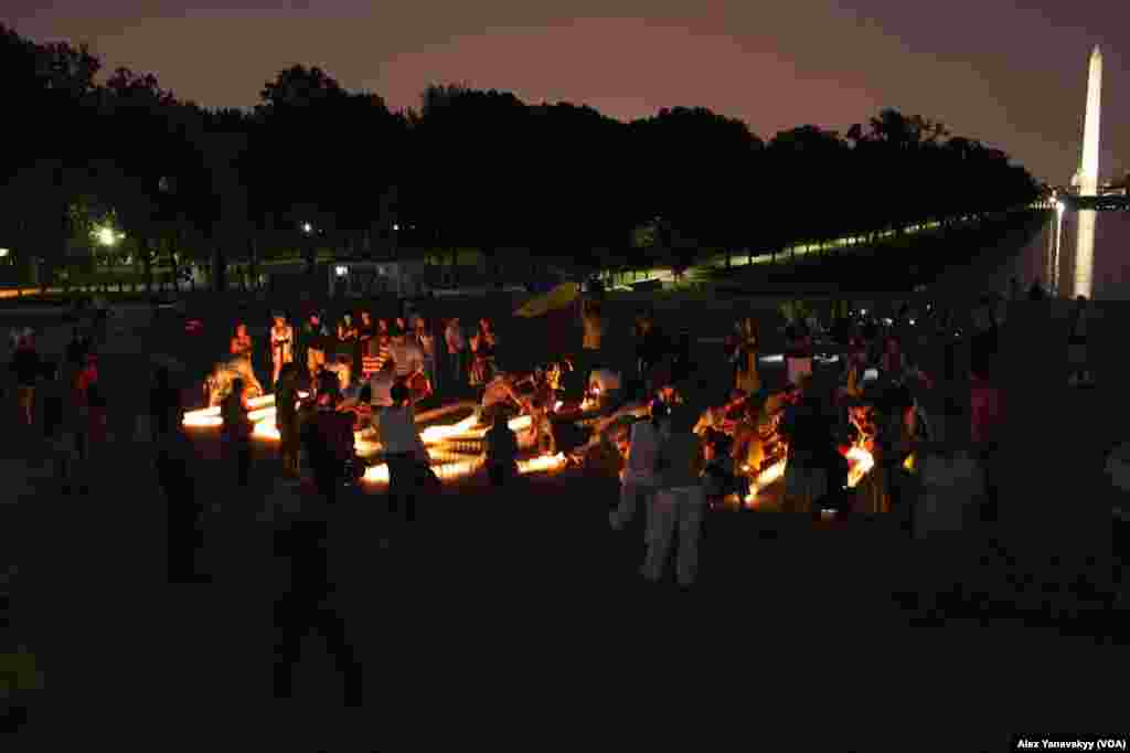 "Іскра єдності від Вашингтона до України"