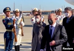 德国总理朔尔茨抵达北京国际机场。(2022年11月4日)