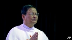 ကာဒီနယ်လ် ရဟန်းအမတ် Charles Maung Bo