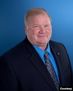 保卫民主基金会网络与技术创新中心总监 、退役海军少将马克·蒙哥马利 (Mark Montgomery)(来源:保卫民主基金会)