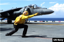 与前美军飞行员杜根(Daniel Edmund Duggan)驾驶的鹞式喷气战斗机同款的战机。(美国海军照片)