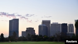 资料照片:美国加利福尼亚州洛杉矶世纪城天际线。(2022年9月26日)