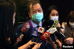 台湾半导体厂商力积电创办人黄崇仁在新竹的一个台湾半导体业会议上讲话。(2022年10月19日)