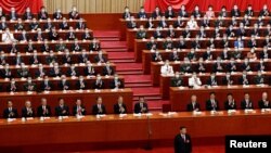 中共领导人习近平在北京人大会堂出席中共二十大开幕式。(2022年10月16日)