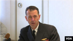 2016年2月12日美国海军最高将领理查森上将继续推美中两军互动。(美国之音黎堡拍摄)